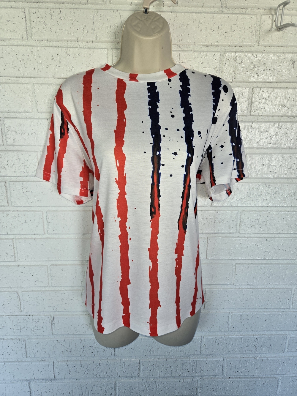 1209 SHEIN White Short Sleeve Tee with Red & Blue Stripe Paint Print